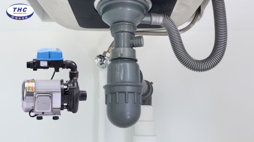 bơm tăng áp trên đường ống